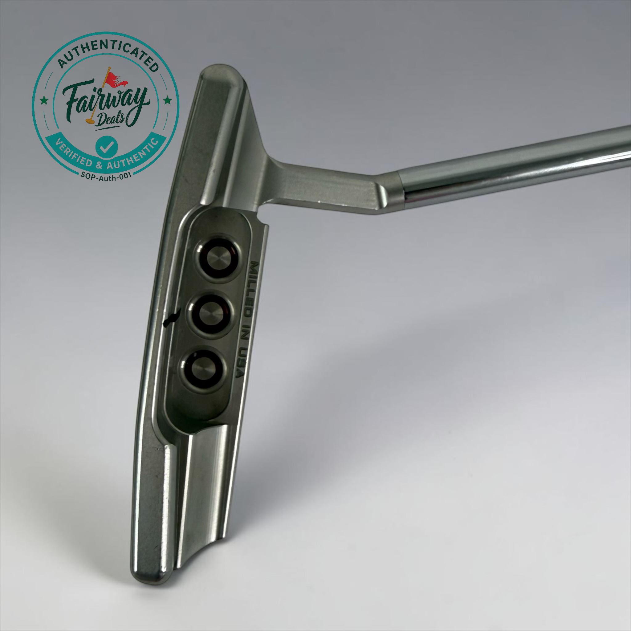 Pre-Owned Scotty Cameron Special Select Newport 2.5 with Scotty Cameron Red Grip