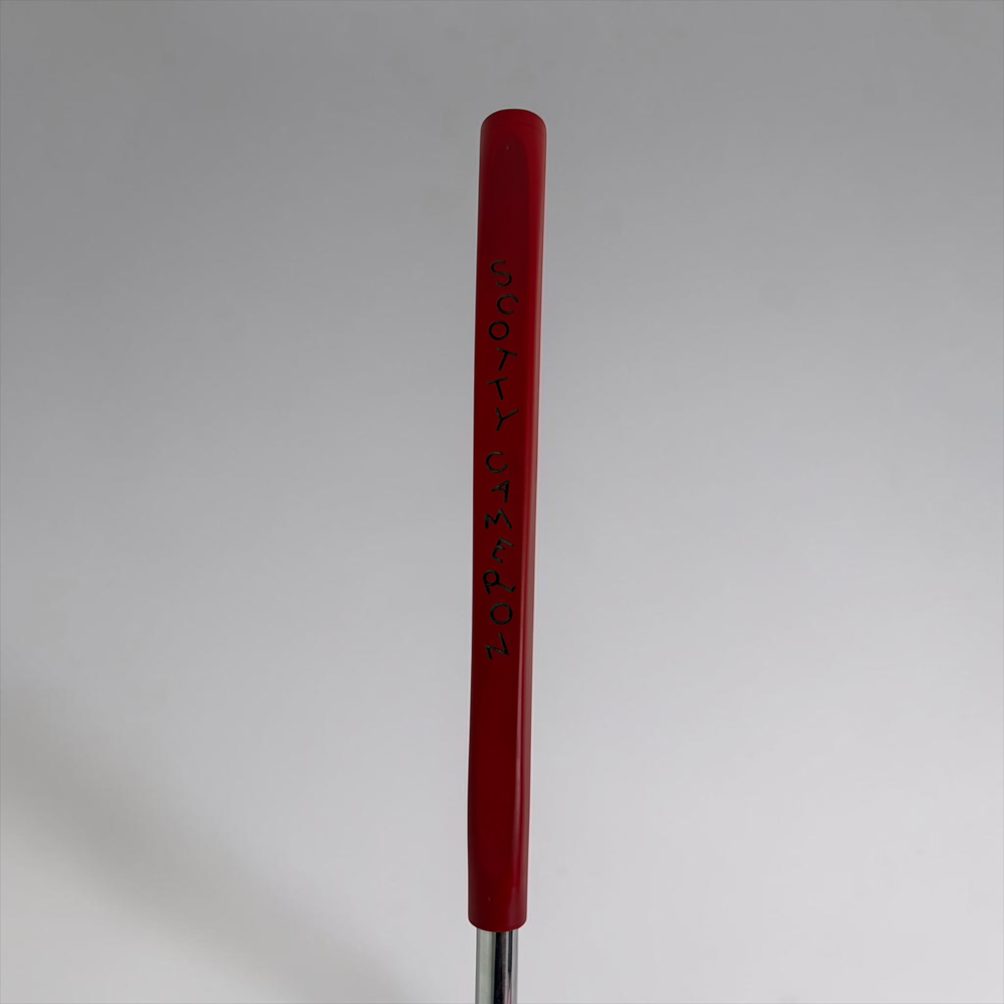 Pre-Owned Scotty Cameron Special Select Newport 2.5 with Scotty Cameron Red Grip